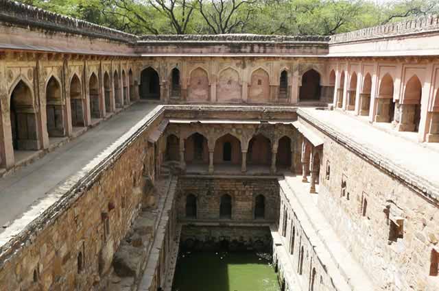 12 Haunted Places in Delhi | Most Haunted Places to Visit in Delhi