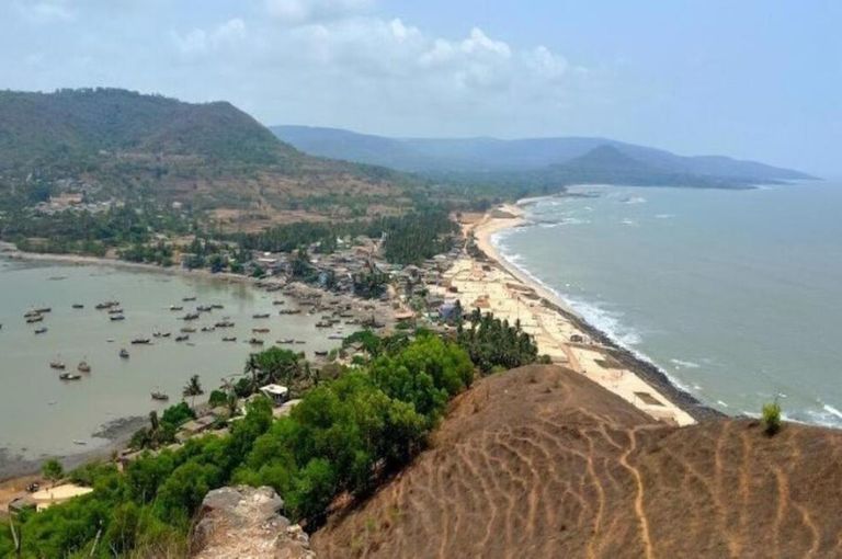 Akshi Beach