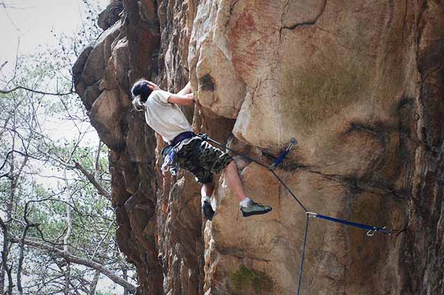 Cliff Rappelling in Nainital