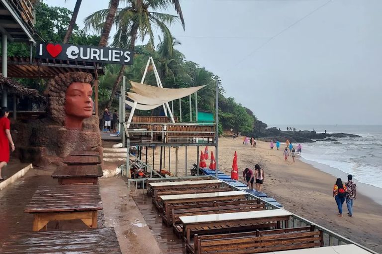 curlies-anjuna-beach