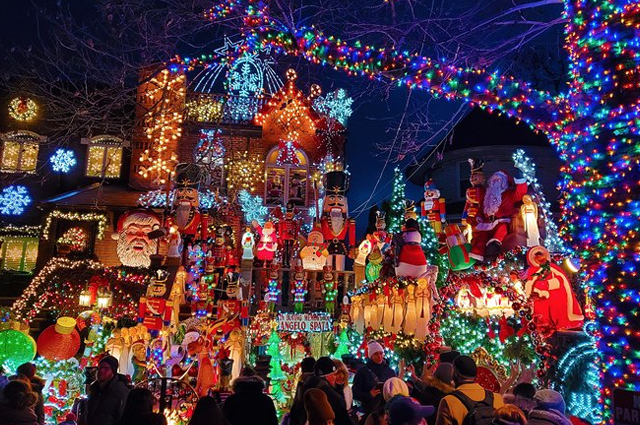 Enjoy The Christmas Lights At Dyker Heights in Christmas 2022 at NYC
