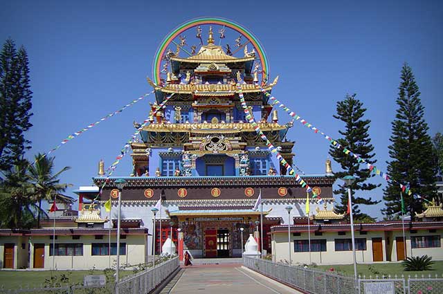 madikeri tourist places golden temple