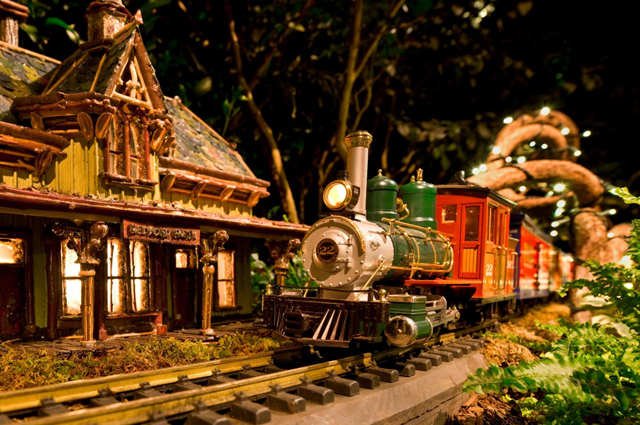 Indulge Yourself In The New York Botanical Gardens Train Show in Christmas 2022 at NYC