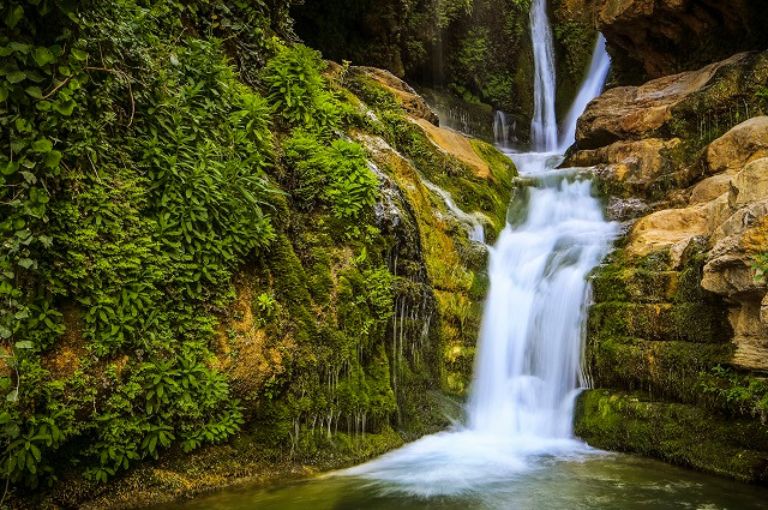 keezharkuthu-waterfalls