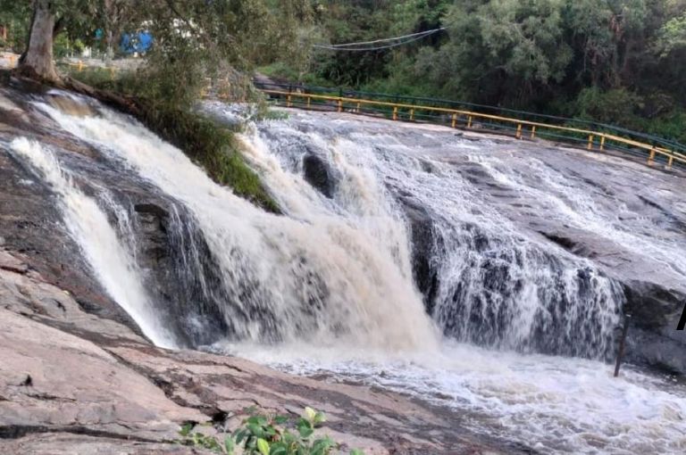 Kumbakkarai Falls