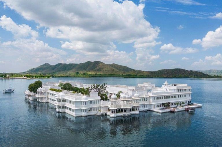 jag-niwas-lake-palace-udaipur