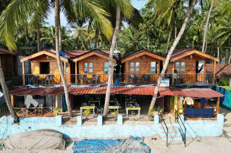 palolem-beach-shacks