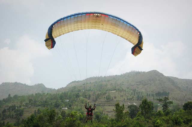 Paragliding at Naukuchiatal, Nainital