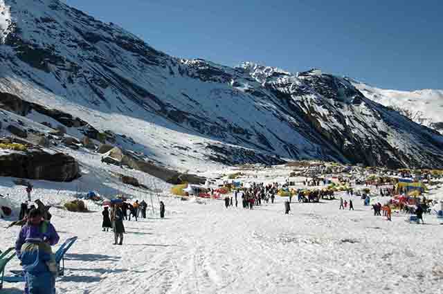 Witness Snowfall In Manali With Incredible Adventure