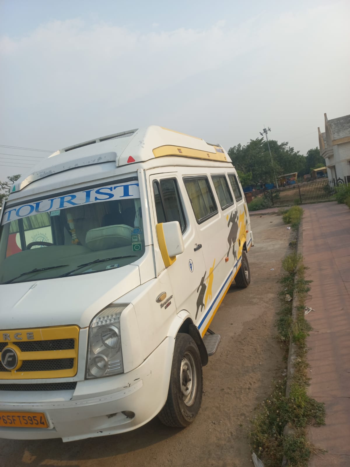 Tempo traveller