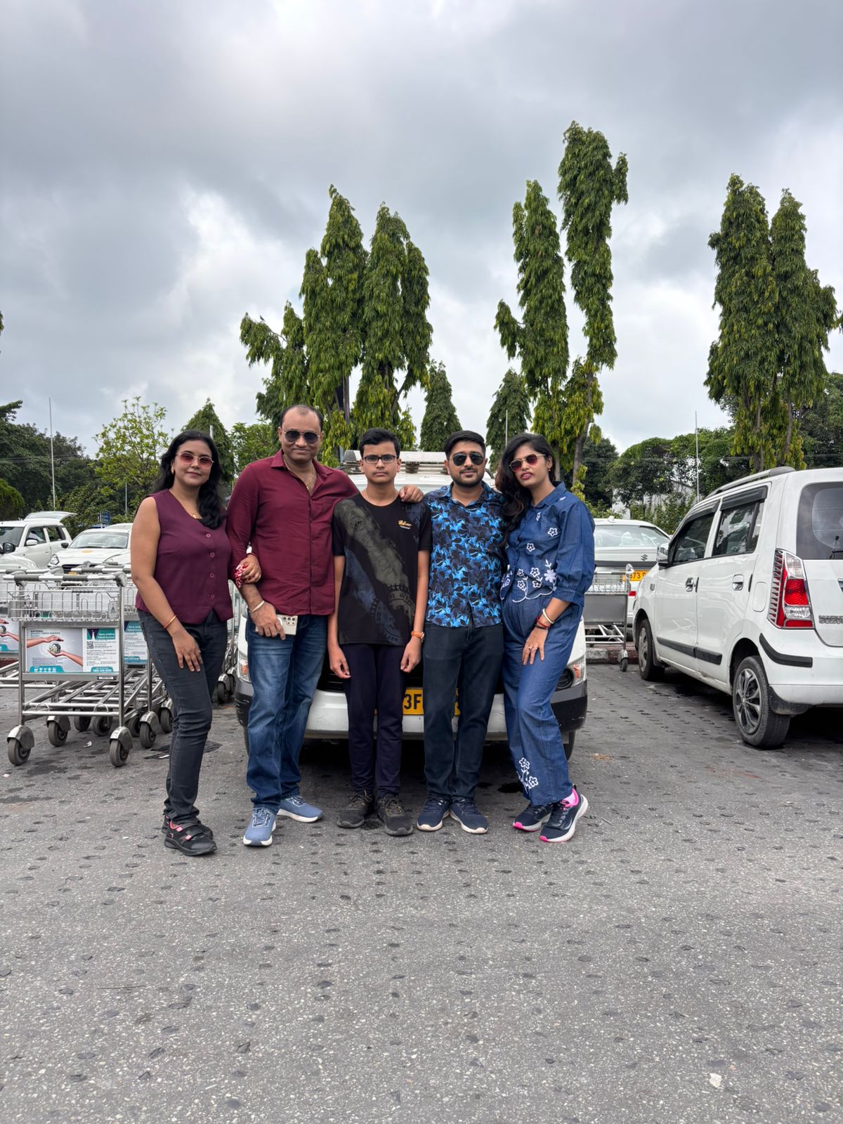 Our Happy Customer Mr Moloy Ganguly & Family at Darjeeling & Kalimpong Trip