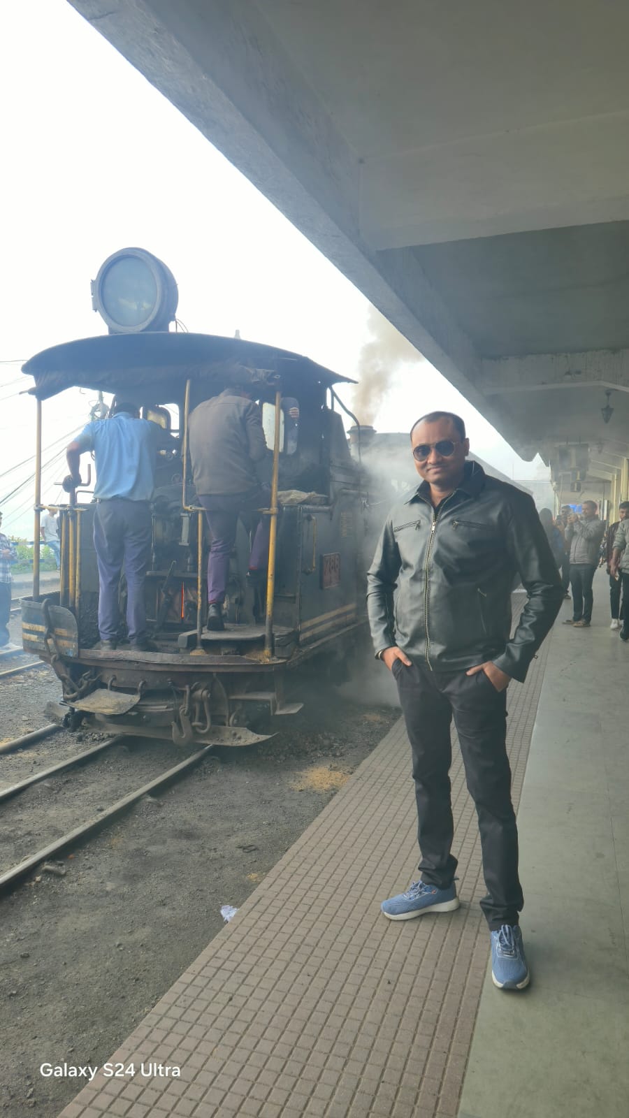 Our Happy Customer Mr Moloy Ganguly & Family at Darjeeling & Kalimpong Trip