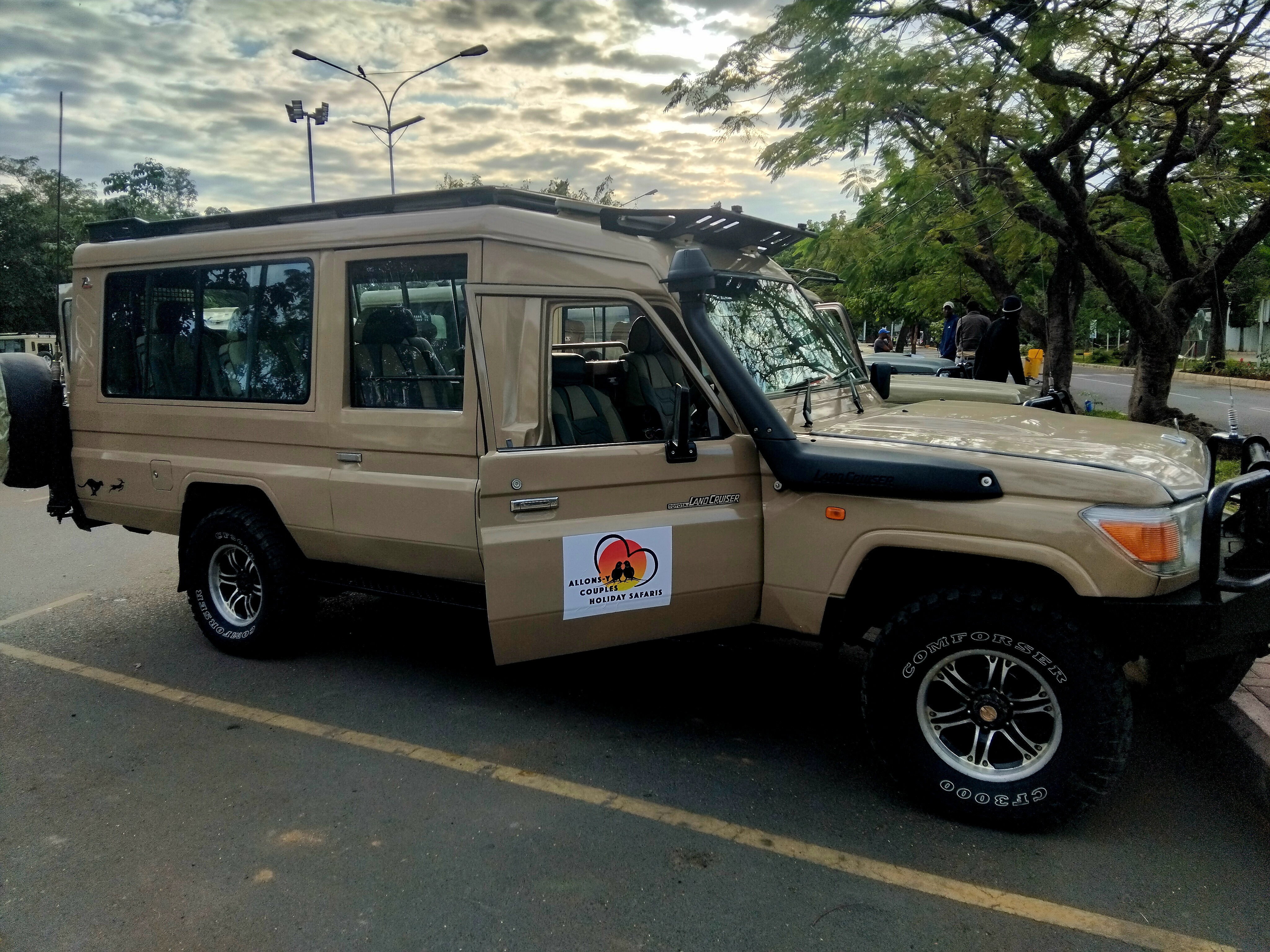 Safari vehicle 4 x4