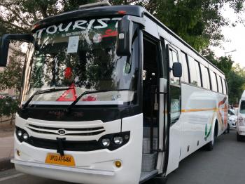 Coach Rental 1