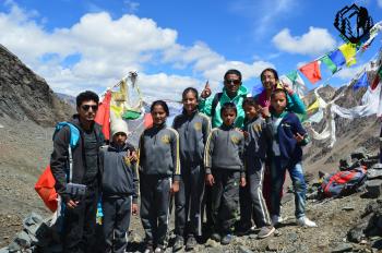 school students hike reach 16050 ft