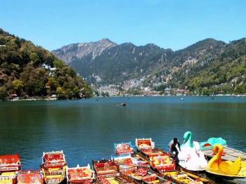 Naini-Lake-in-Nainital(Uttarakhand)