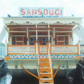 Sun Suci houseboat