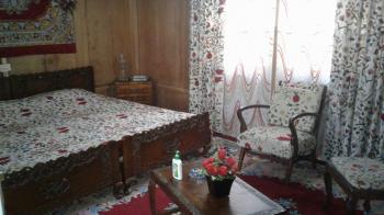 Sun Suci houseboat