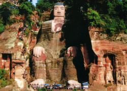 Lingyun Temple in Leshan