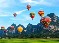 Balloons Over Vang Vieng in Vang Vieng