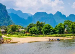 Nam Song River in Vang Vieng