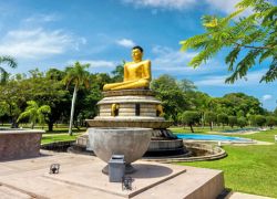Viharamahadevi Park in Colombo