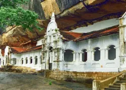 Dambulla Cave Temple in Dambulla