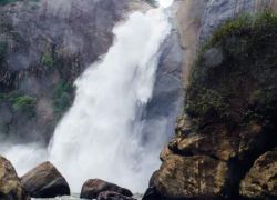 Wewatta Waterfall in Badulla