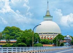 Kalutara Bodhiya in Kalutara