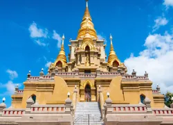 Bahiravokanda Vihara Buddha Statue in Kandy