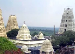 Dwaraka Tirumala in Tanuku