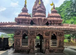 Panchmukhi Shivalinga Temple in Siwan