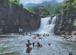 Zarwani Waterfalls in Kevadia