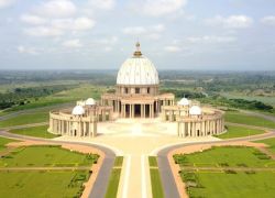 Basilica of Our Lady of Peace of Yamoussoukro in Yamoussoukro
