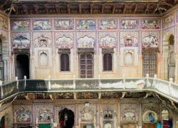 Bawari Gate in Mandawa