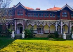 Sarahan Palace in Sarahan