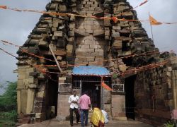 Lakeshwar Mahadev Temple in Bhandara