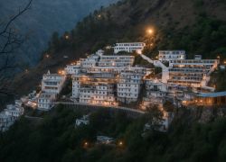 Vaishno Devi, Kashmir - Places to visit in Kashmir