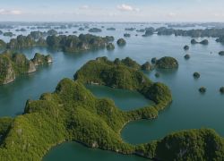 Hang Luồn in Ha Long