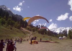 Paragliding Solang Nala