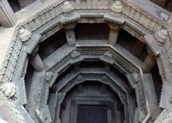 Dada Harir Stepwell