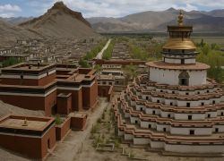 Pelkor Chode Monastery in Gyantse