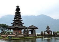   Pura Ulun Danu Bratan 