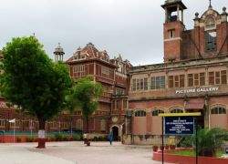 Baroda Museum and Art Gallery and The Maharaja in Ahmedabad