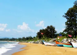 Devbagh Beach in Karwar