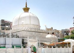 Khwaja Moinuddin Chistis Dargah in Ajmer