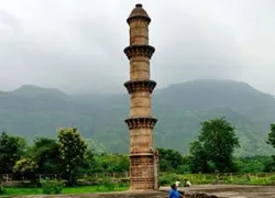 Ek Minar ki Masjid in Raichur