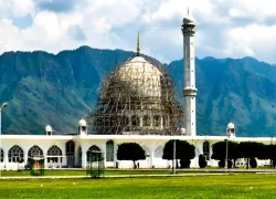 Hazratbal Shrine in Srinagar