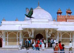 Salim Chistis Mausoleum in Agra