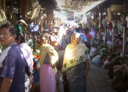 Khwairamband Bazaar, Imphal